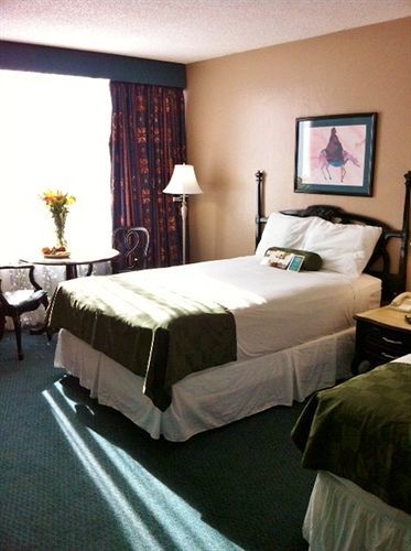 The Biltmore Hotel 3*