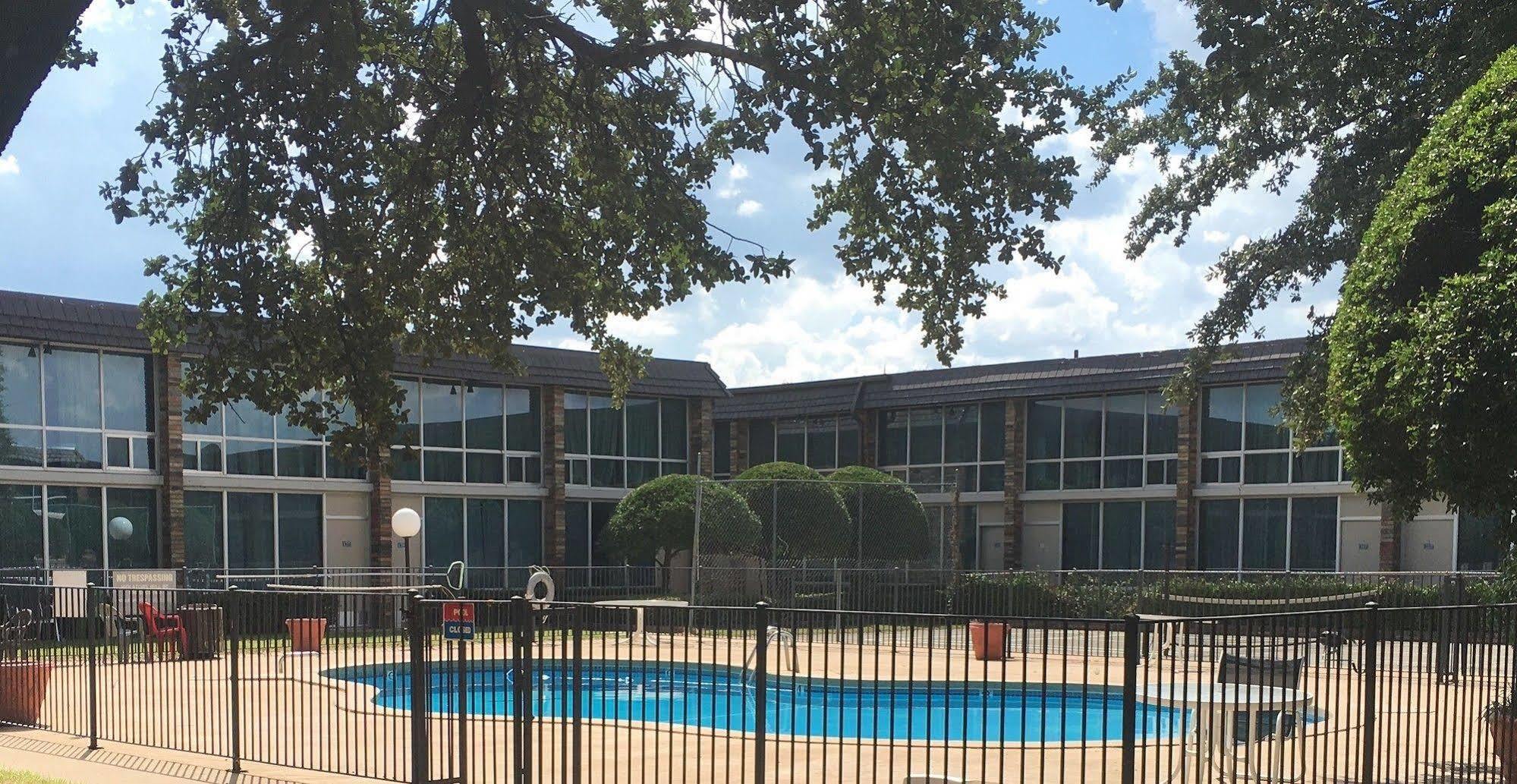 The Biltmore 3* Oklahoma City